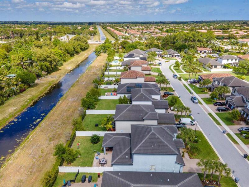 4/3.1 in Silverwood Estates for sale 590,000