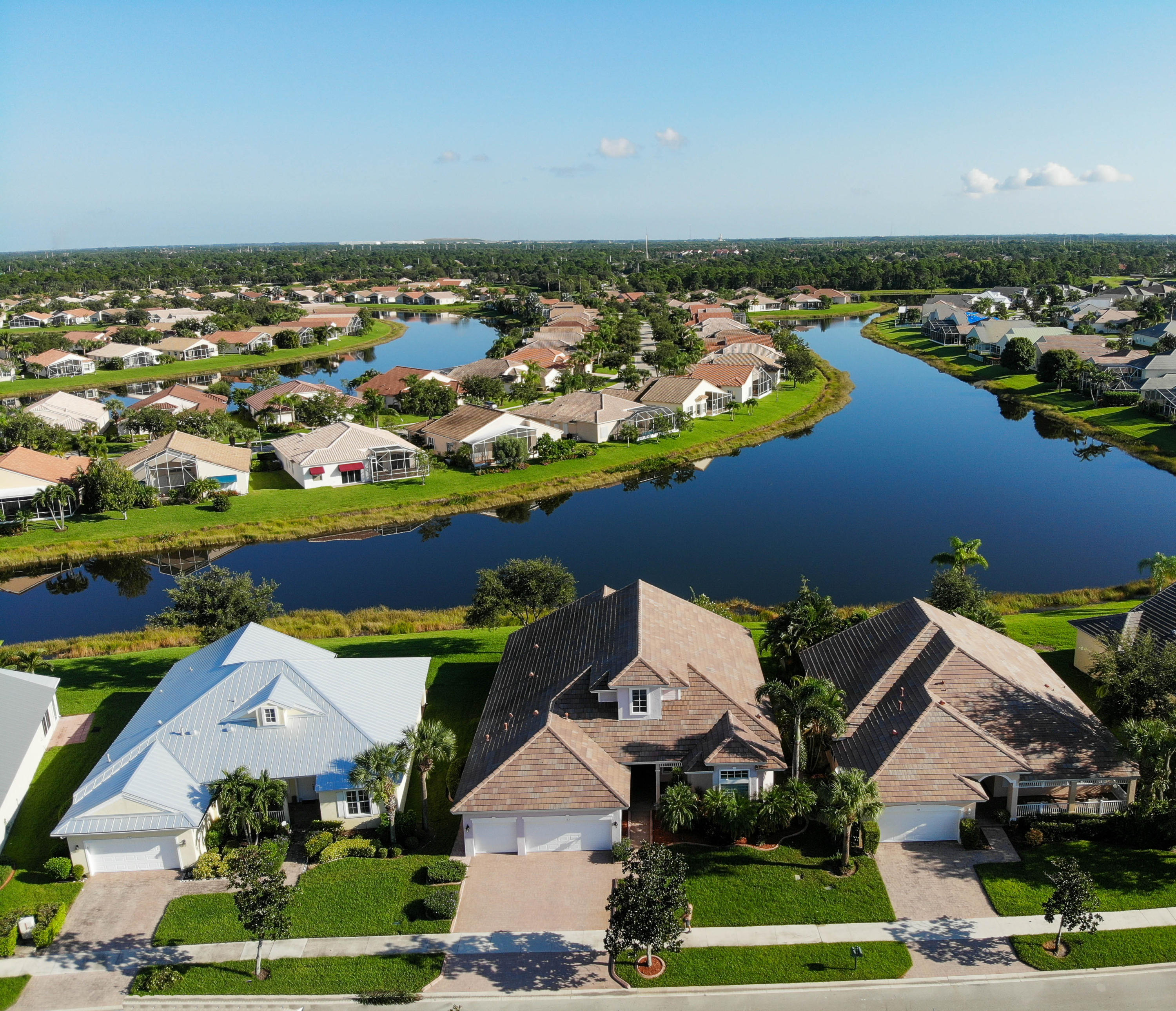 4/3 in Magnolia Lakes for sale 345,000