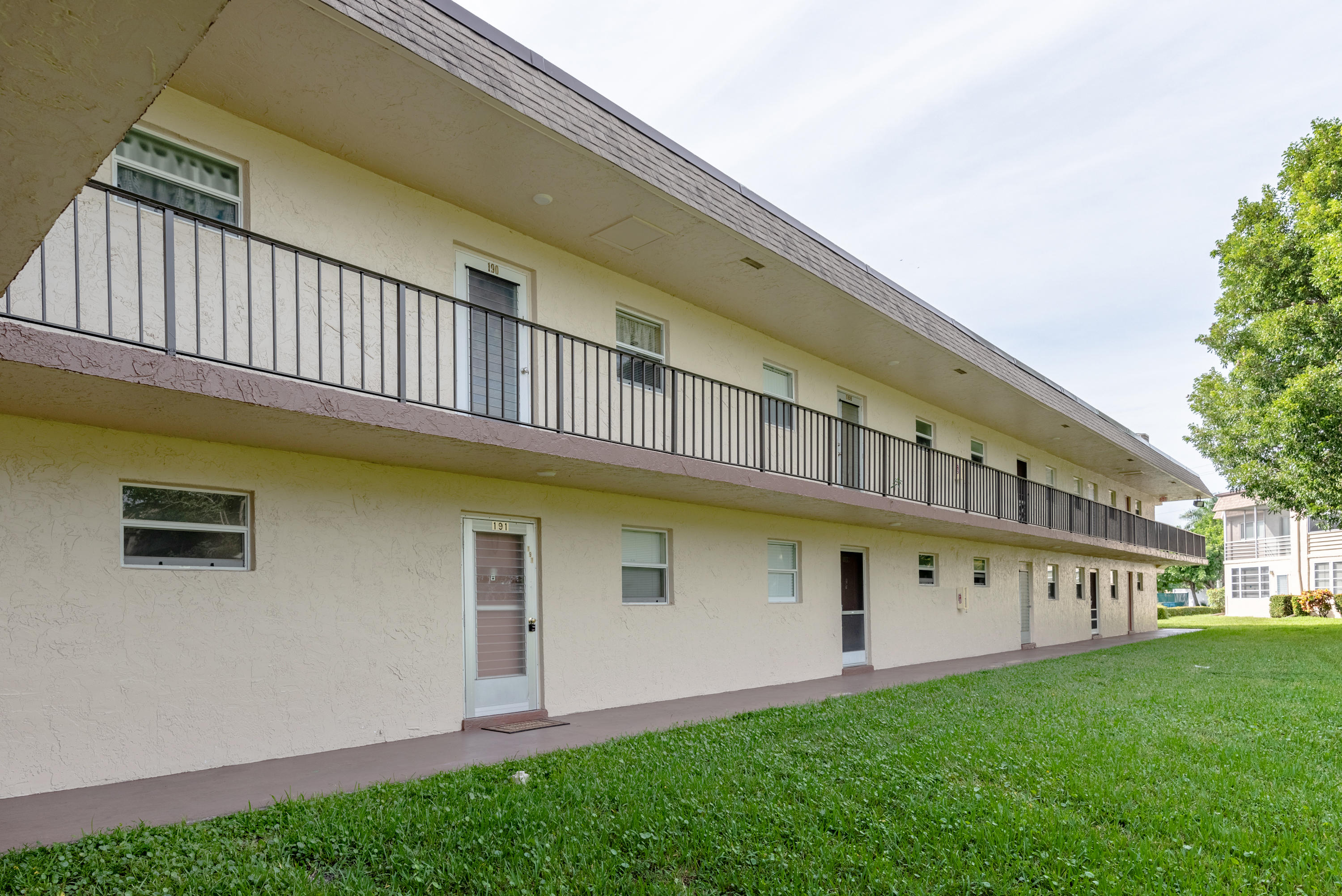 LAKESIDE VILLAGE 17 properties for sale, Palm Springs,33461 FL. Boca