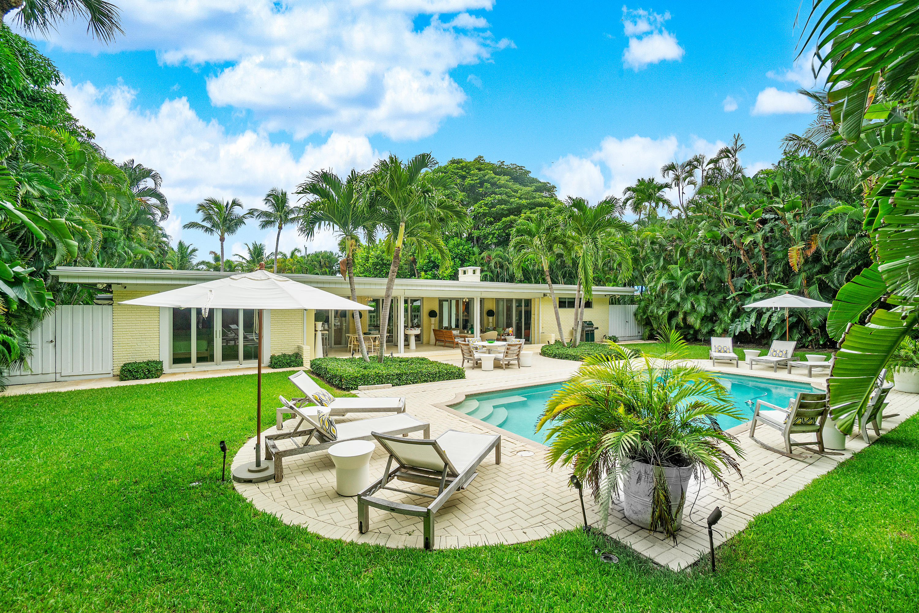 HYPOLUXO ISLAND 10 properties for sale, Lantana,33462 FL. Boca Agency