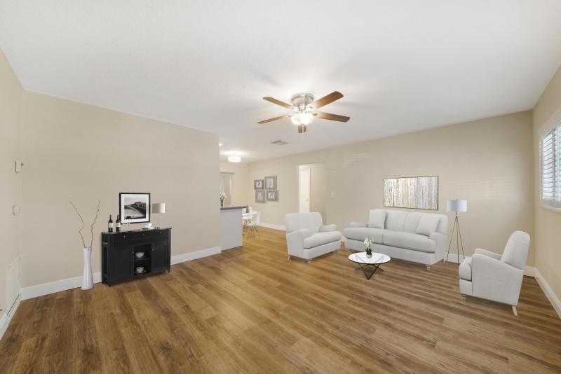 2/1.1 in Leisureville for sale 199,900