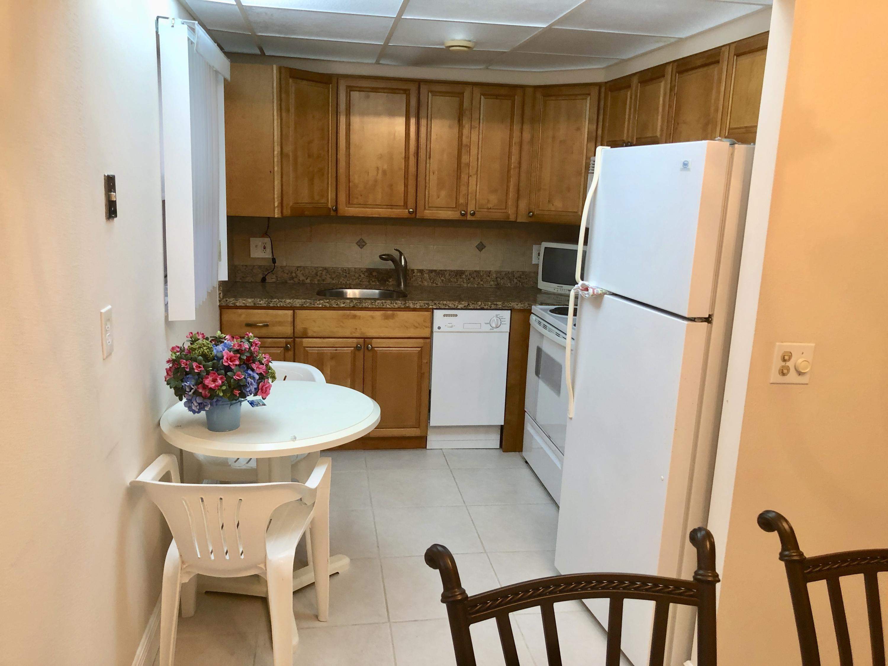 KINGS POINT SAXONY CONDOS 23 properties for sale, Delray Beach,33446