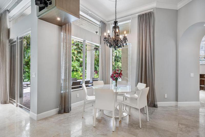 5/6.1 in Woodfield Hunt Club for sale 1,975,000