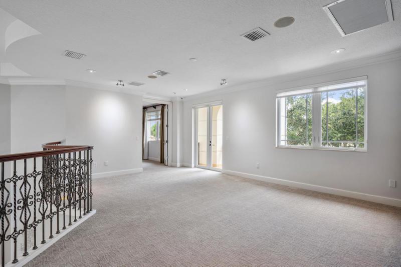 5/6.1 in Woodfield Hunt Club for sale 1,975,000