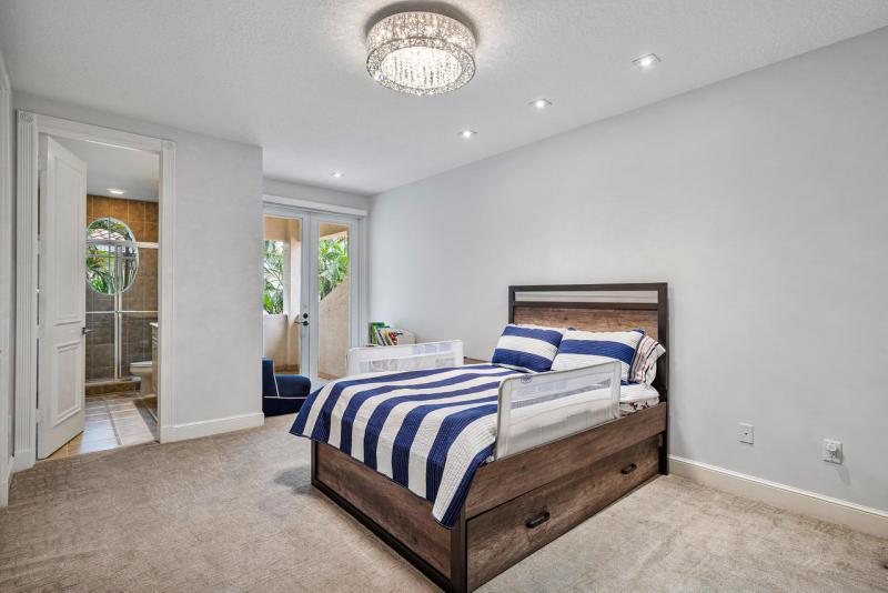 5/6.1 in Woodfield Hunt Club for sale 1,975,000