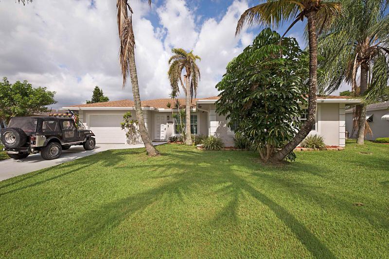 Boca Raton: Palmetto Pines - listed at 730,000 (22125 Aslatic St)