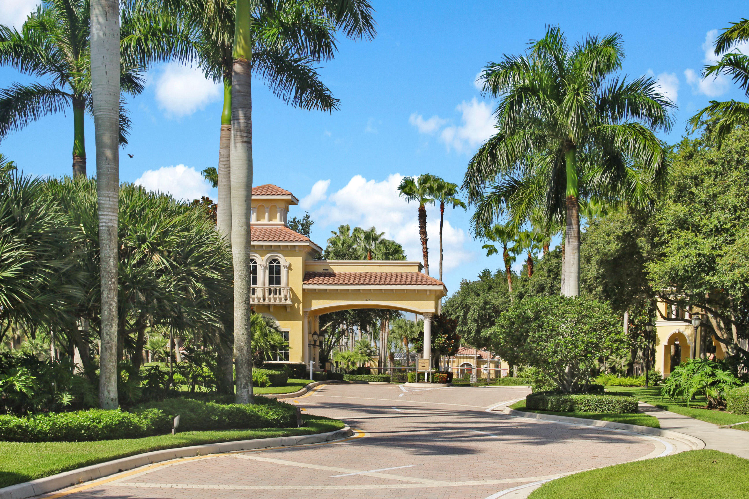 5/4 in Isola Bella Estates for sale 549,000