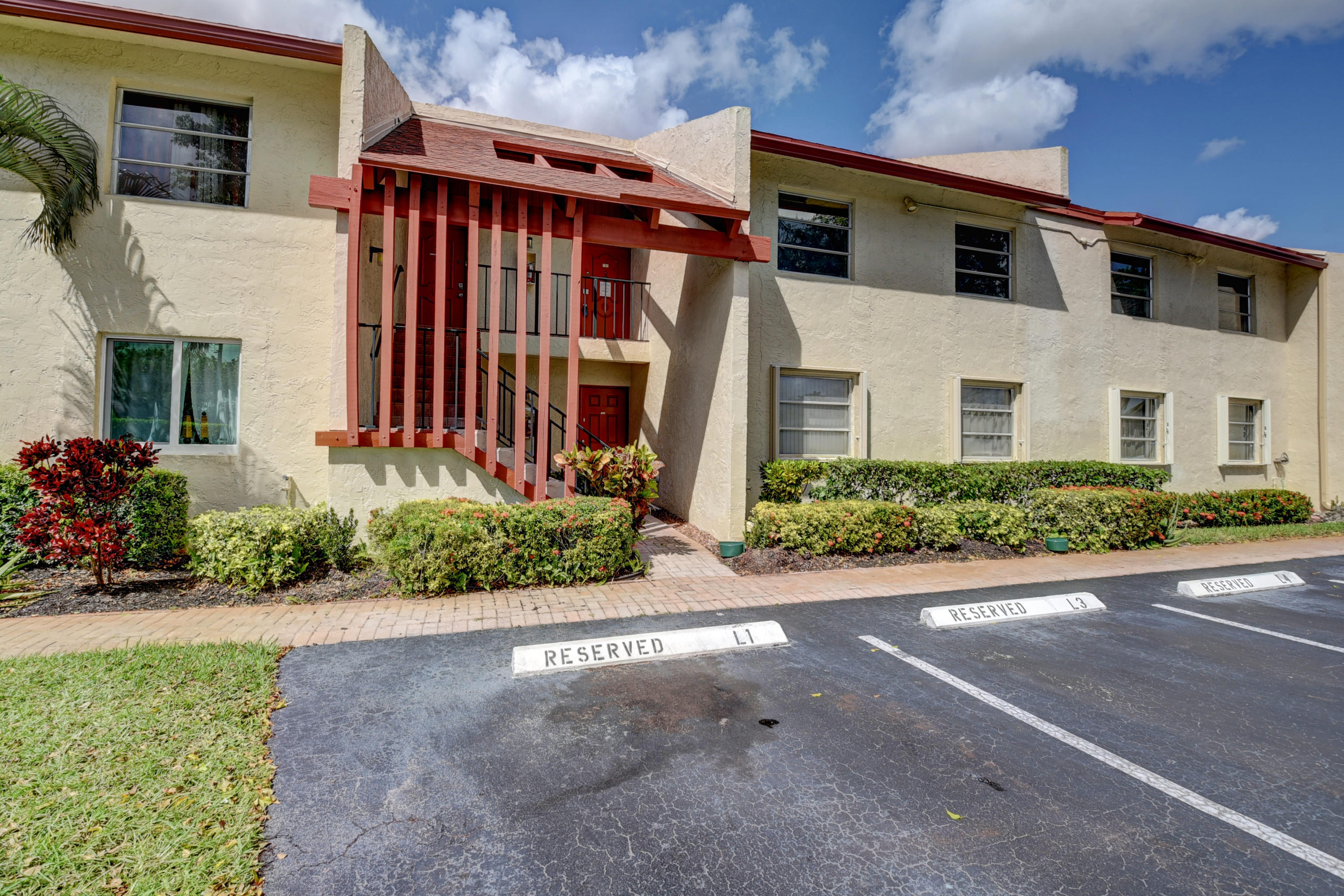 VILLAGES OF ORIOLE DEAUVI 5 properties for sale, Delray Beach,33446