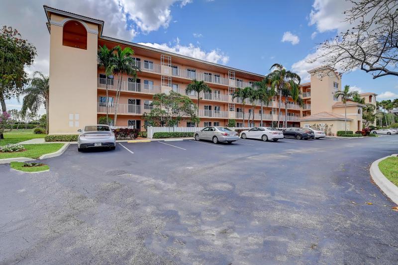 3/2 in Regal Shores at Coral Lakes for sale 237,500