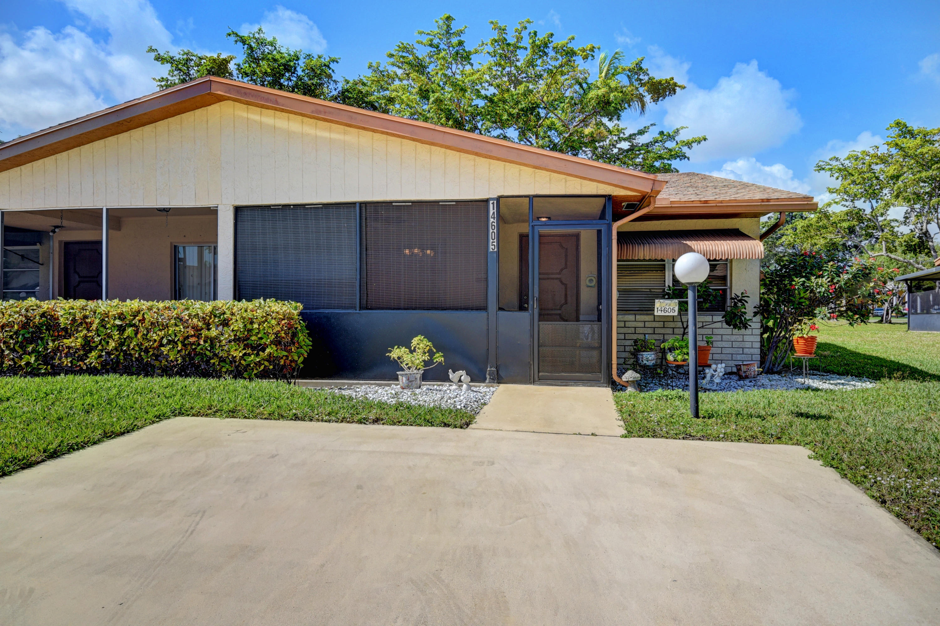 2/2 in Delray Villas III at Delray Villas for sale 171,900