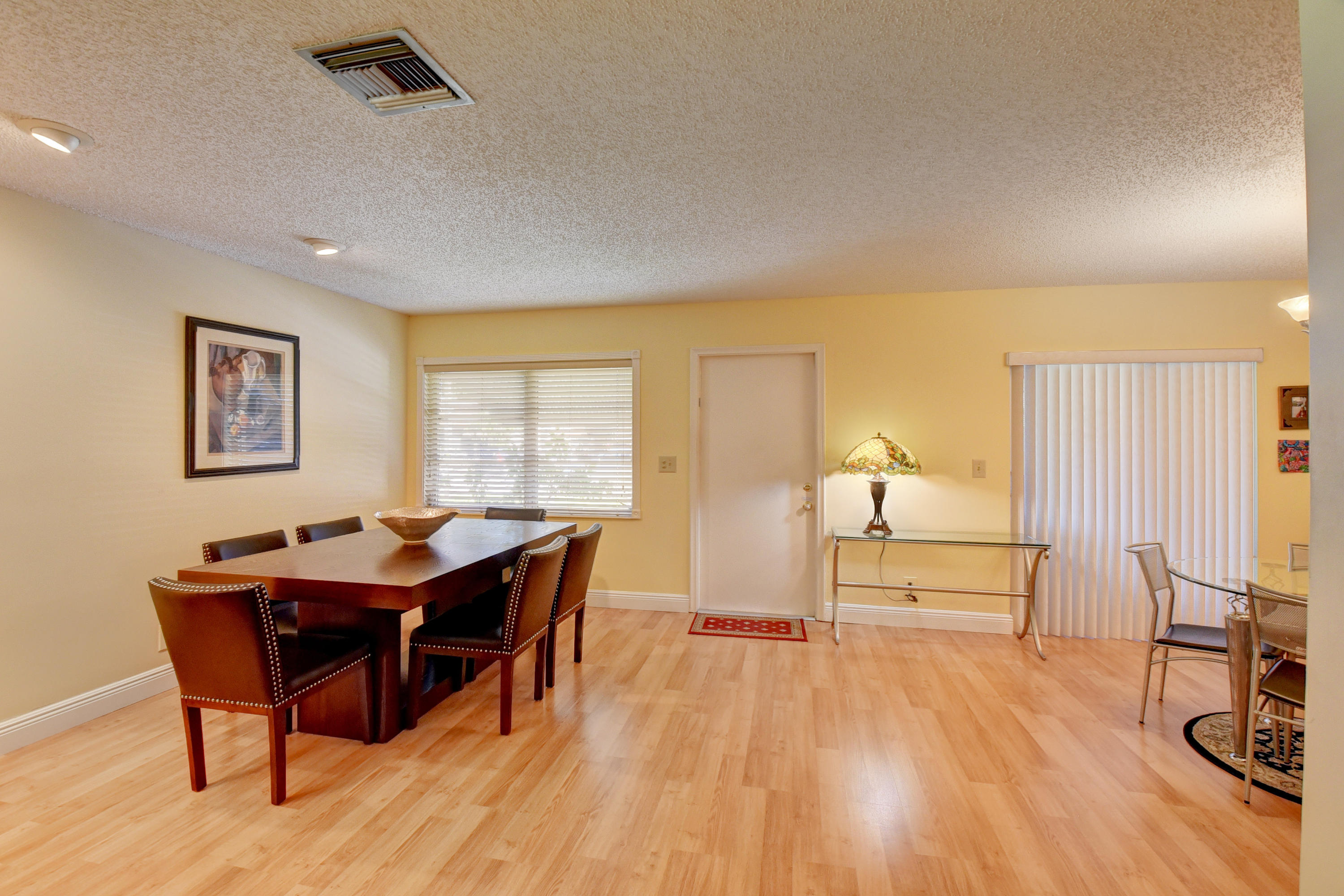 2/2 in Delray Villas III at Delray Villas for sale 171,900