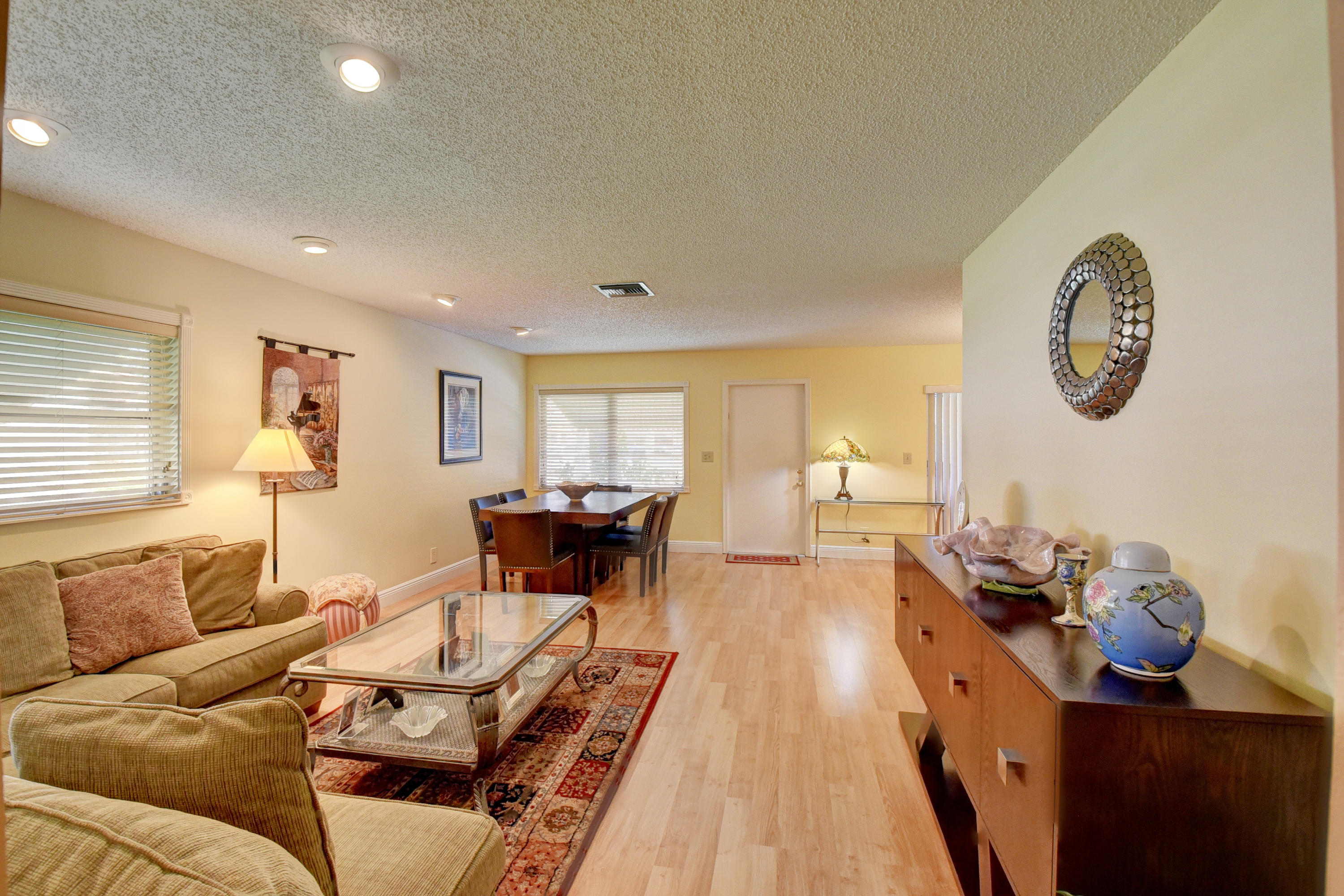 2/2 in Delray Villas III at Delray Villas for sale 171,900