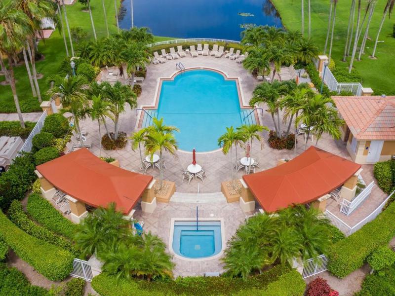 2/2 in Regal Shores at Coral Lakes for sale 185,000