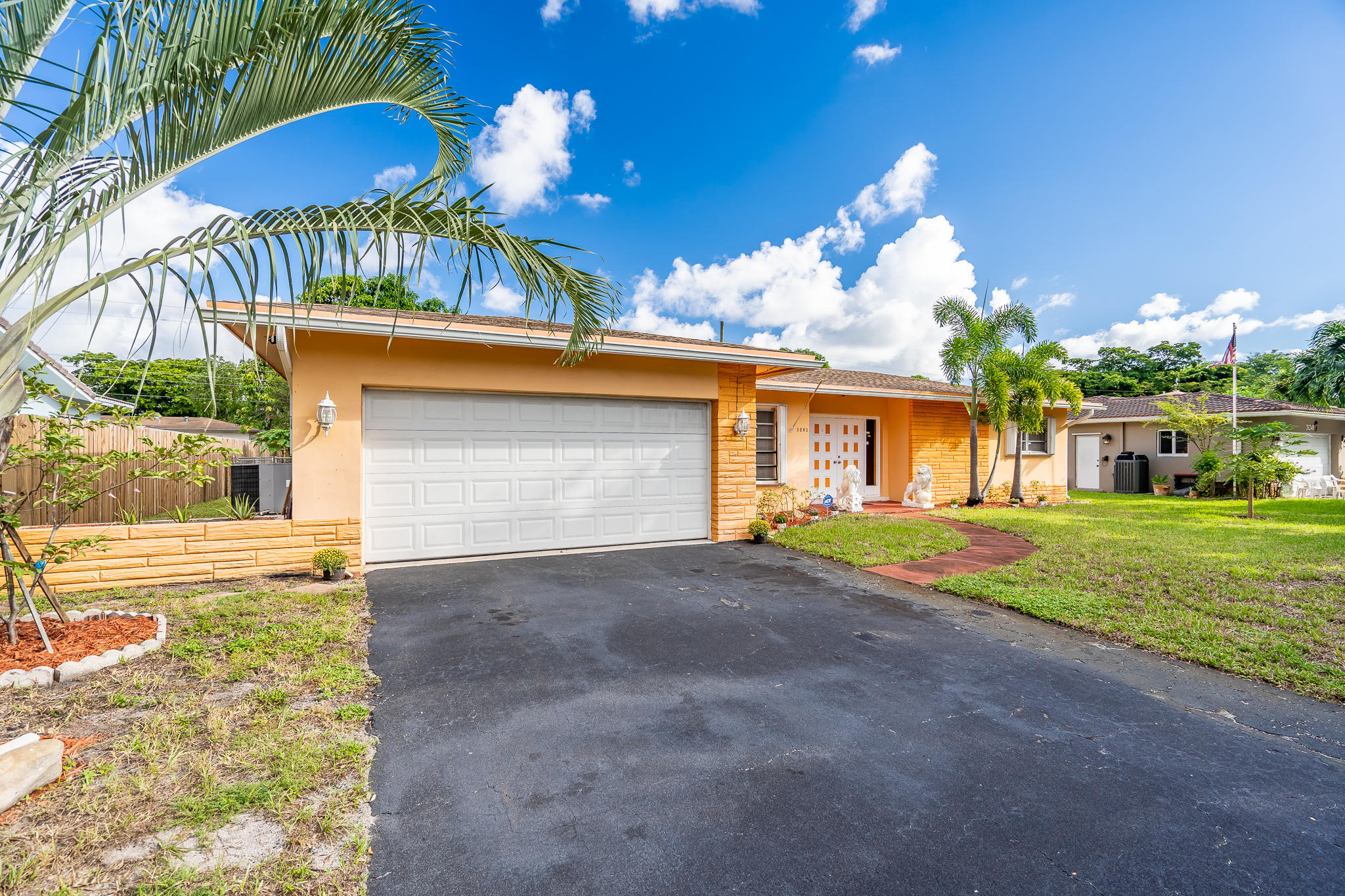 PLANTATION PARK 15 properties for sale, Plantation,33317 FL. Boca Agency Real Estate.