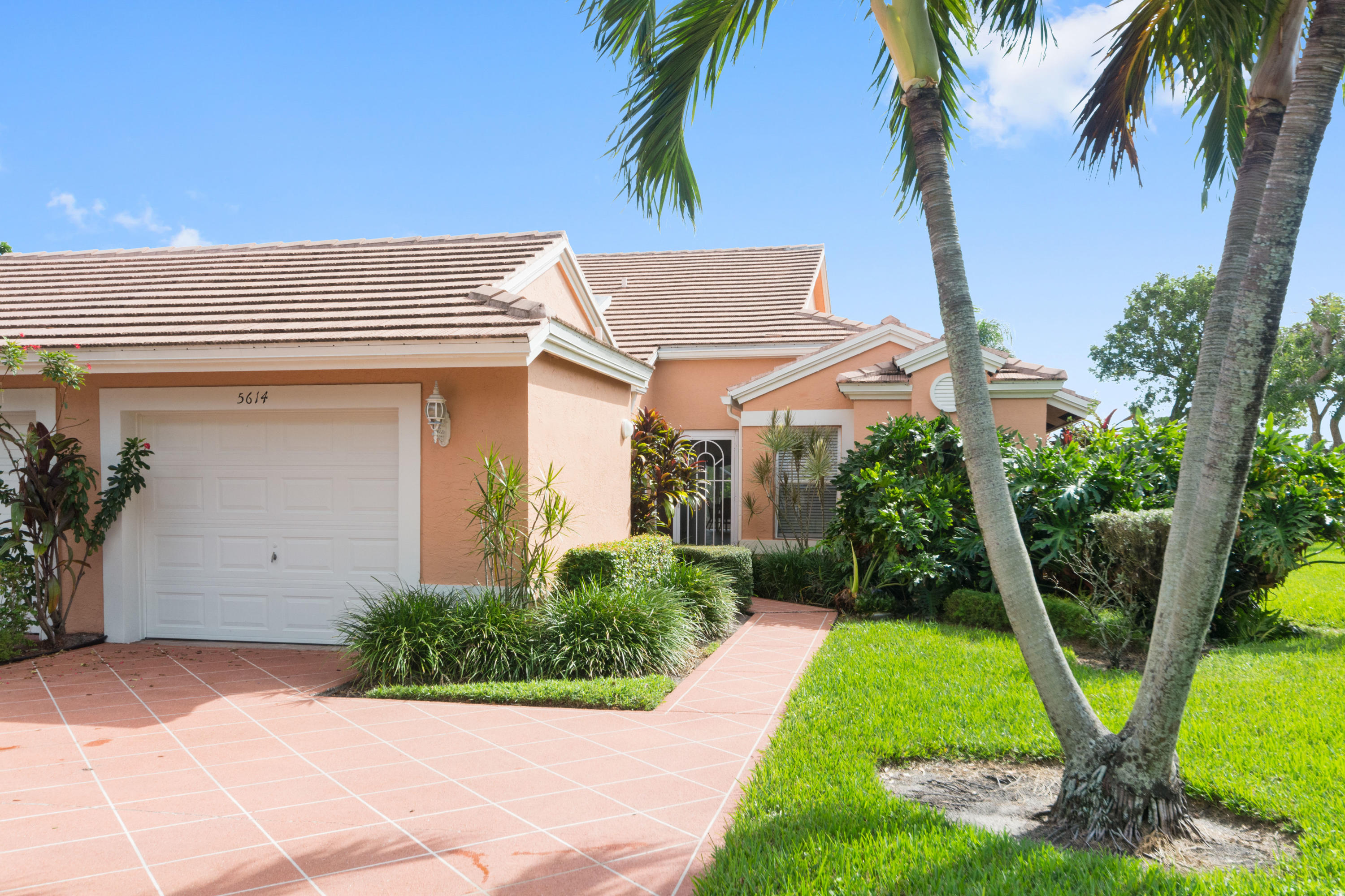 coral lakes 28 properties for sale, Boynton Beach,33437 FL. Boca