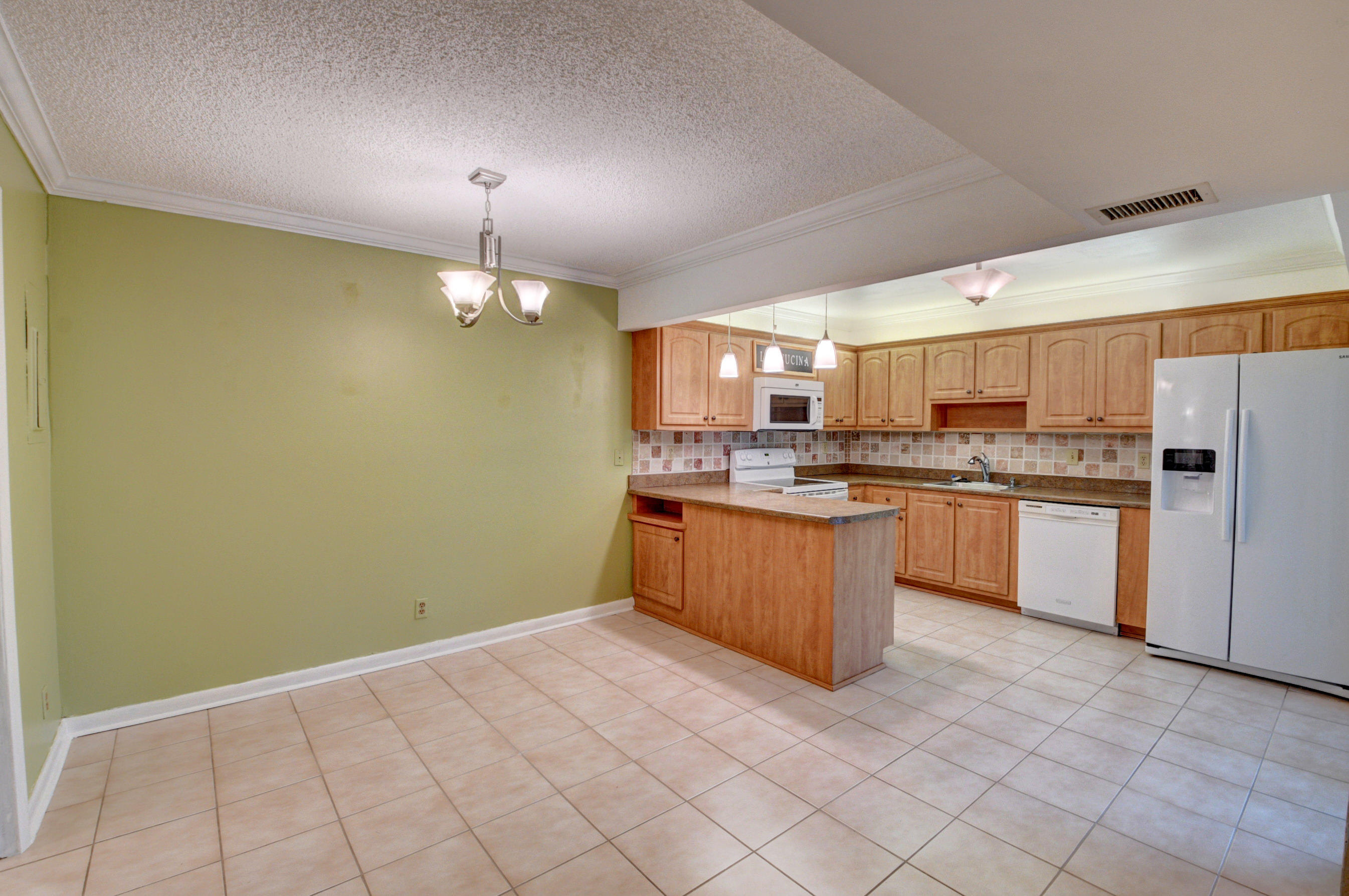 2/2.1 in Rainberry Bay for sale 179,900