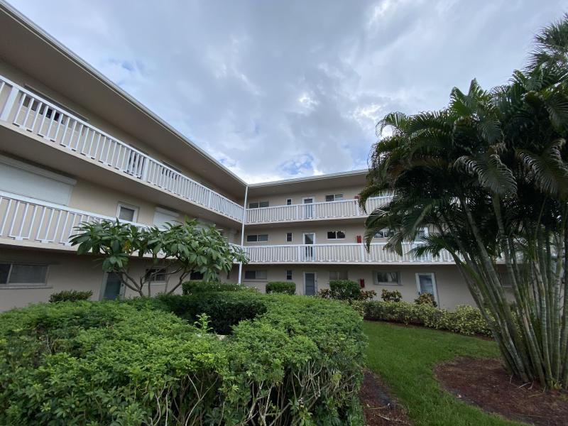 LAKE CLARKE GARDENS CONDO 20 properties for sale, Lake Worth,33461 FL