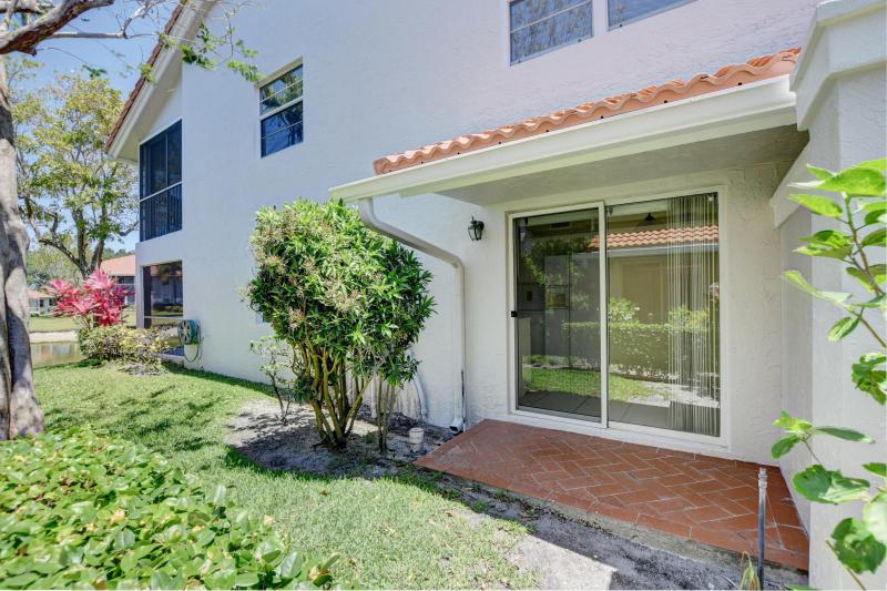 2/2 in Palm Isles for sale 229,000