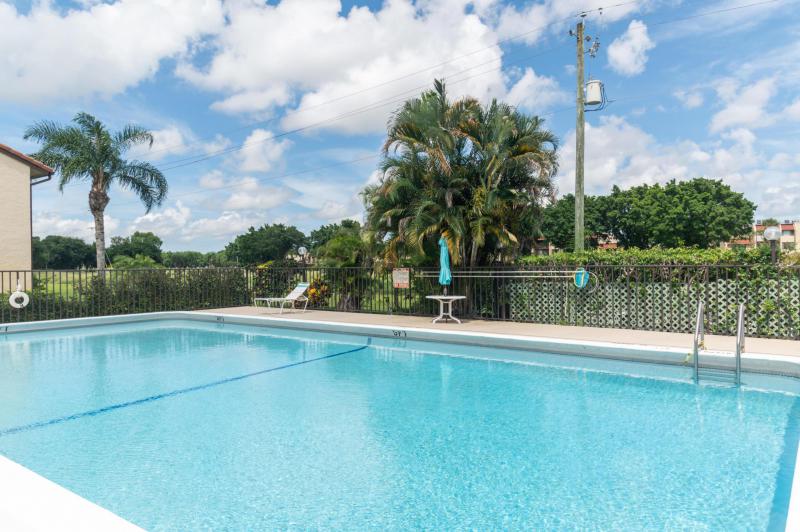 2/2 in Golf Colony Condos at Lucerne Lakes for sale 109,000