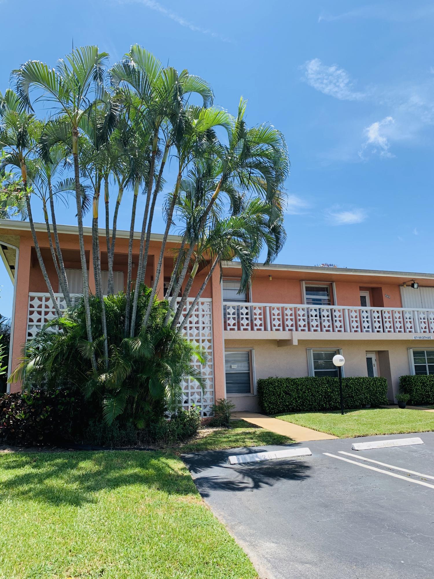 PINES OF DELRAY NORTH CONPINES OF DELRAY NORTH CON 9 properties for