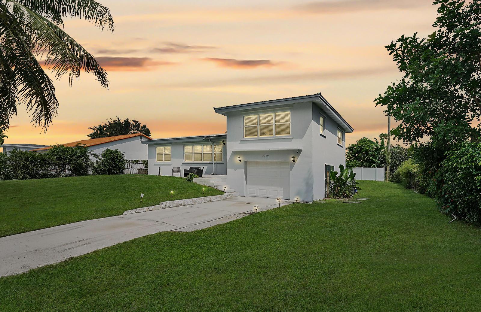 LAKE OSBORNE ESTATES 3 properties for sale, Lake Worth,33461 FL. Boca Agency Real Estate.