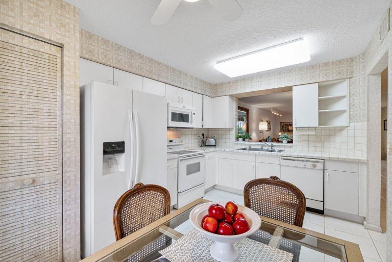 3/2 in Regal Shores at Coral Lakes for sale 199,000