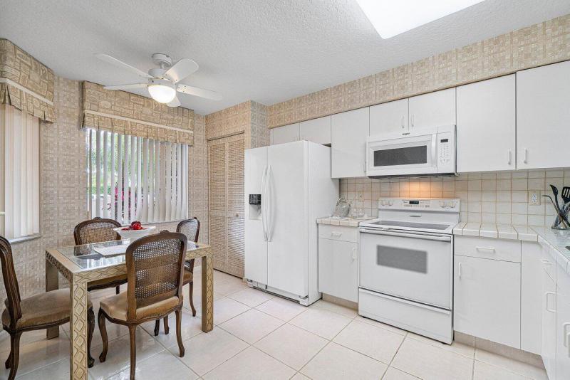 3/2 in Regal Shores at Coral Lakes for sale 199,000