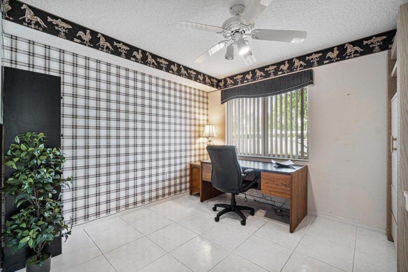 3/2 in Regal Shores at Coral Lakes for sale 199,000