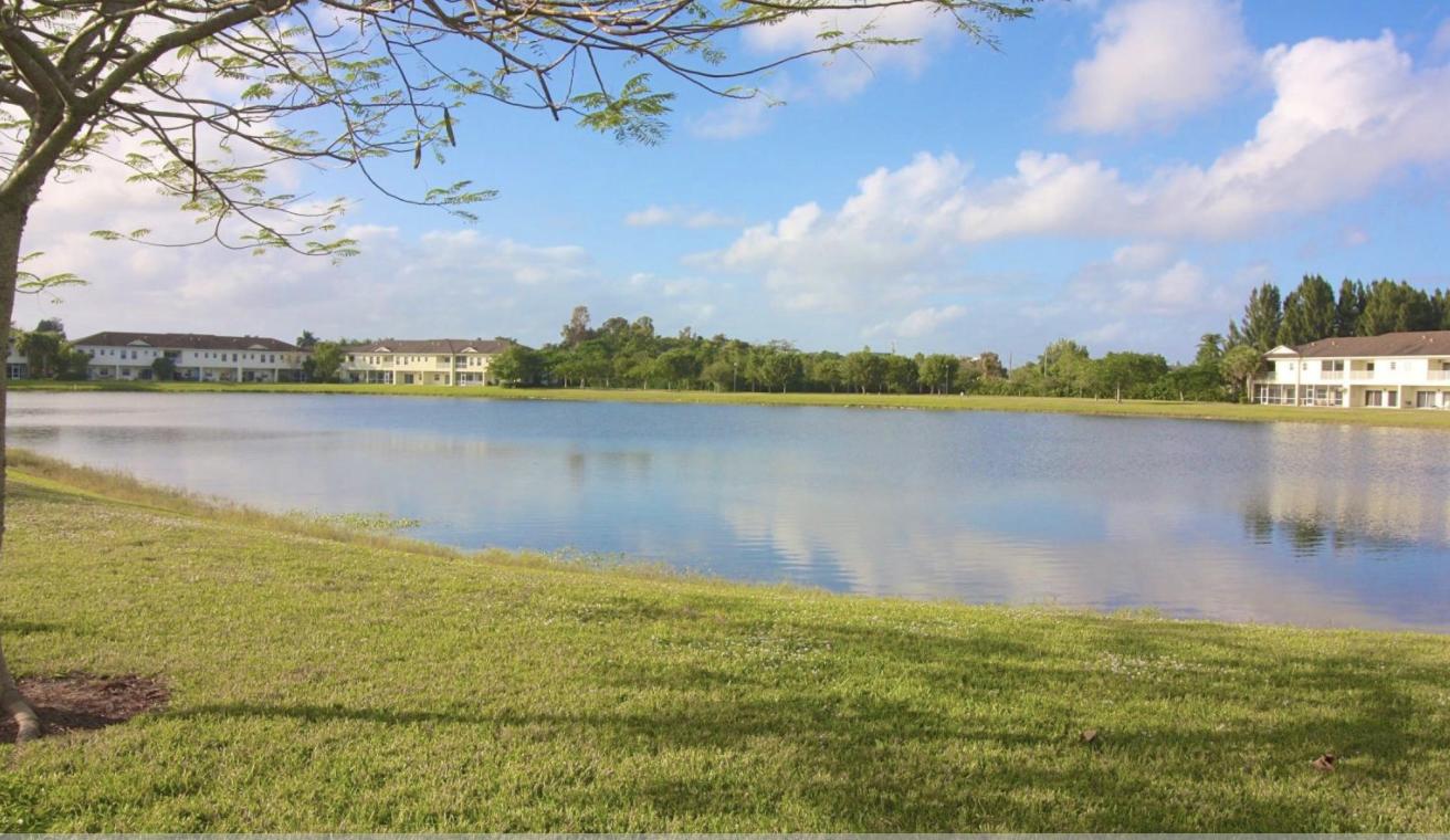 EMERALD LAKE 4 properties for sale, Lake Worth,33461 FL. Boca Agency Real Estate.