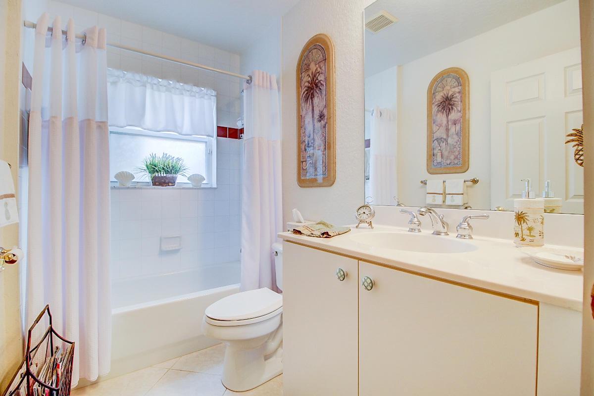 3/2 in Cascade Lakes for sale 329,000