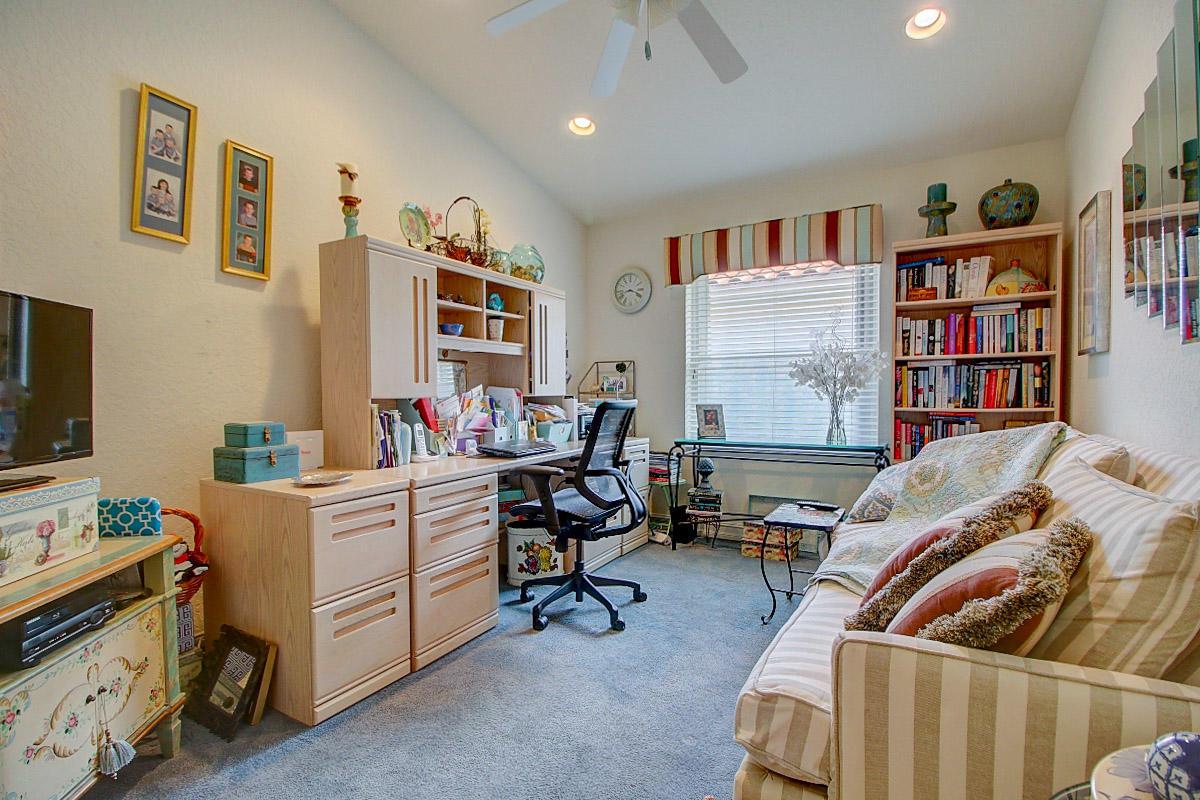 3/2 in Cascade Lakes for sale 329,000