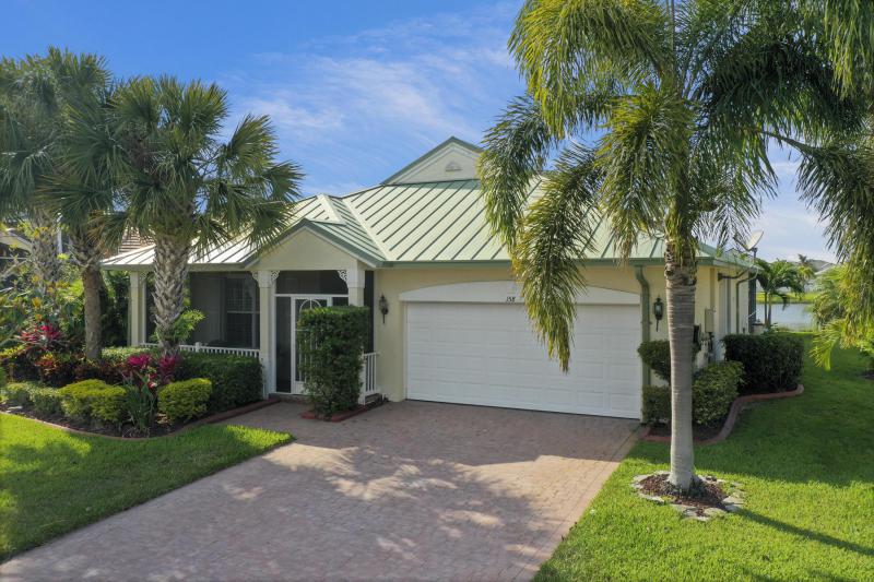 3/2 in Magnolia Lakes for sale 299,000