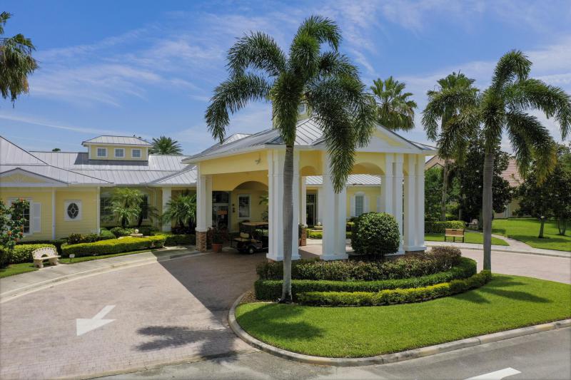 3/2 in Magnolia Lakes for sale 299,000