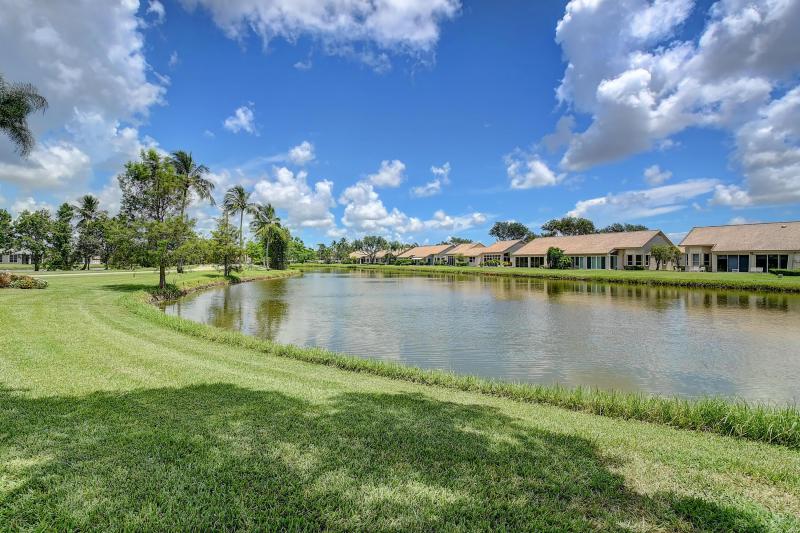 3/2 in Aberdeen Lakes at Aberdeen for sale 176,500