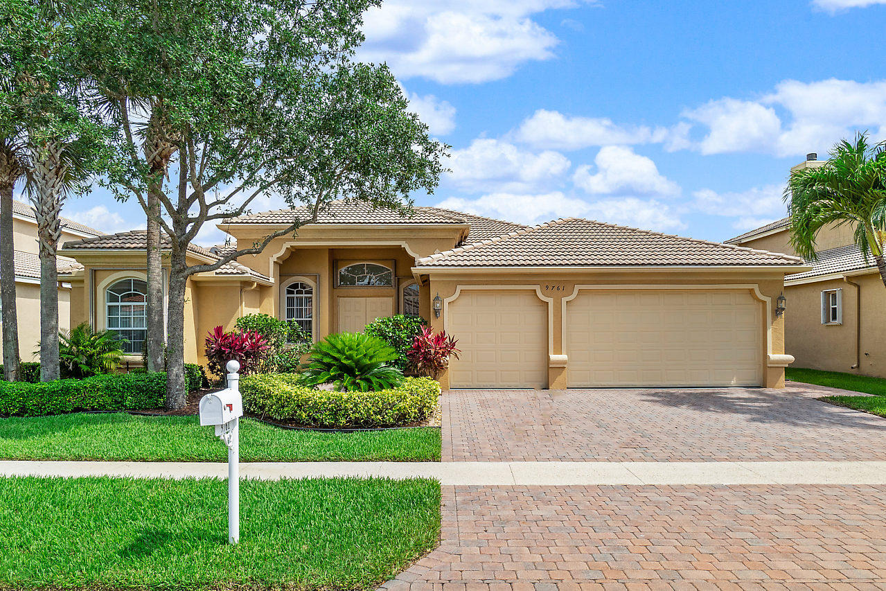 ISOLA BELLA 9 properties for sale, Lake Worth,33467 FL. Boca Agency