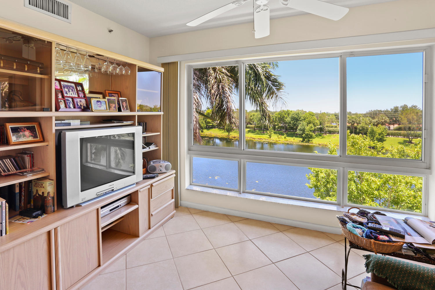 3/2 in Regal Shores at Coral Lakes for sale 205,000